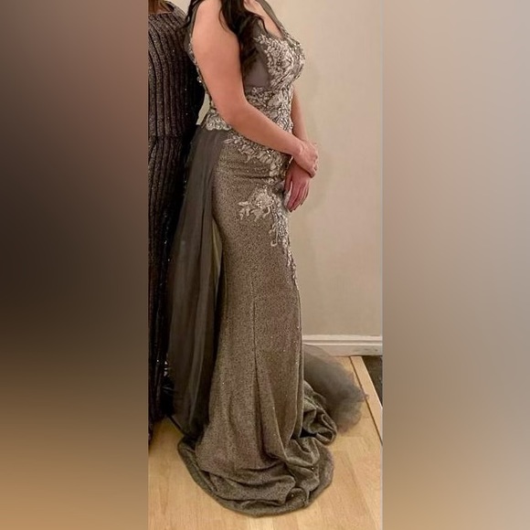 Maxi Gala Gown - Picture 6 of 6